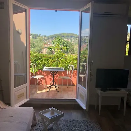 Appartement Studio F1 *